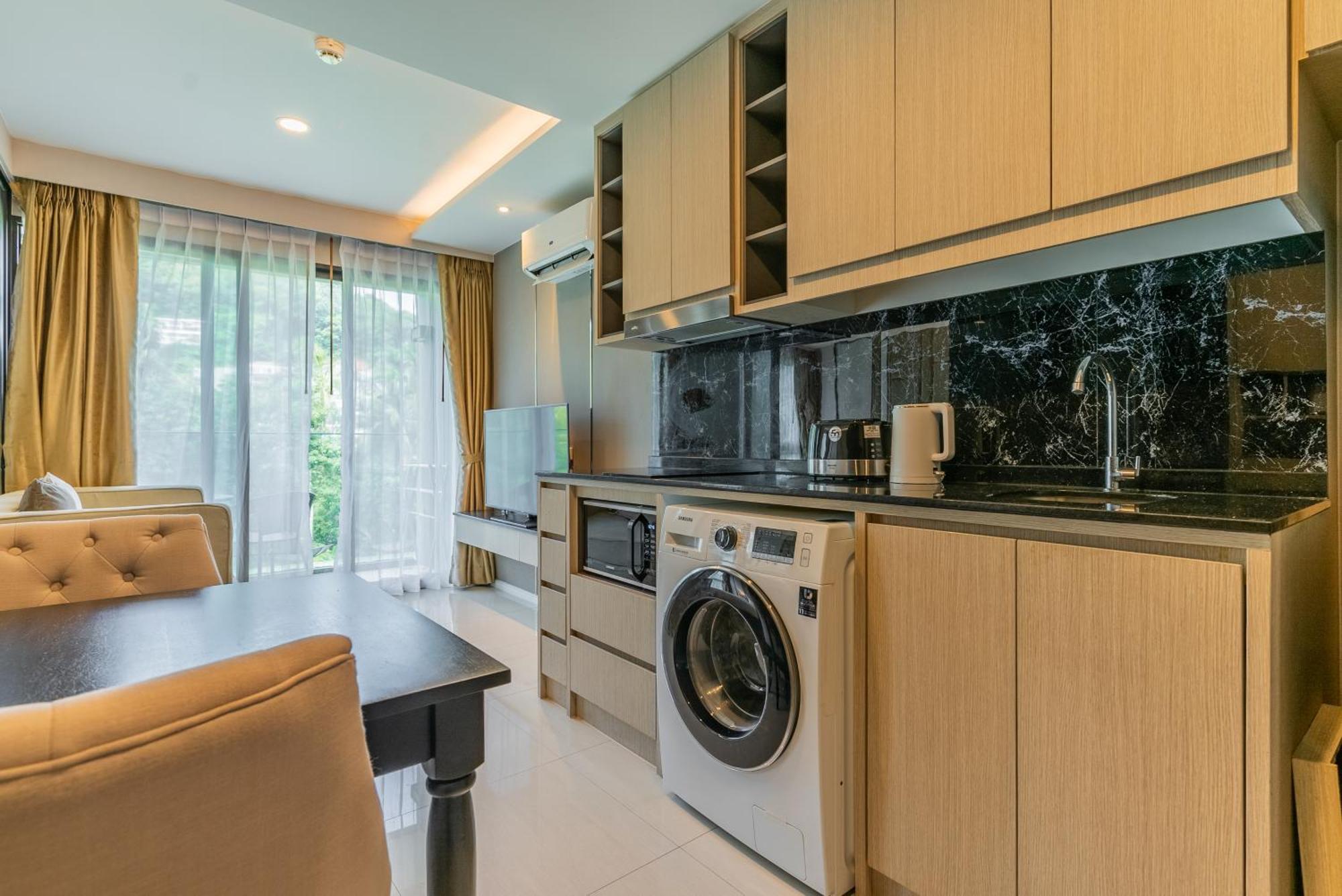 Panora Condo By Villacarte شاطئ سورين الغرفة الصورة