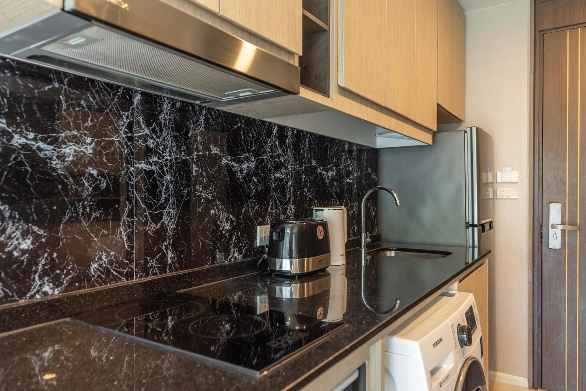 Panora Condo By Villacarte شاطئ سورين الغرفة الصورة