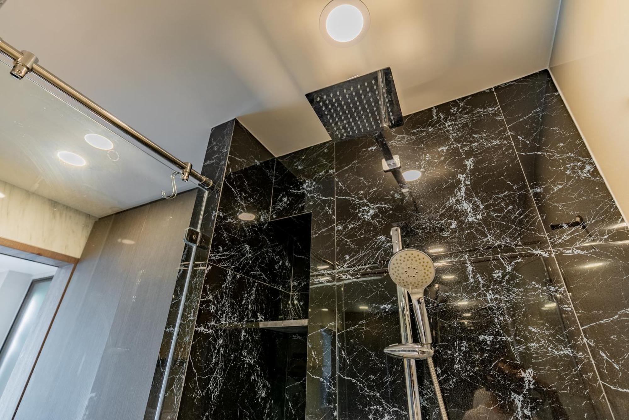 Panora Condo By Villacarte شاطئ سورين الغرفة الصورة